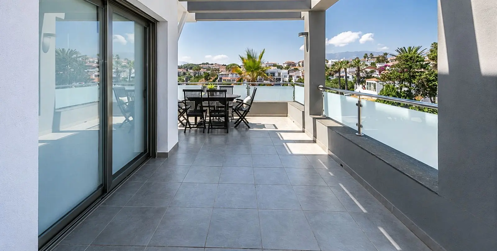 Sale of semi-detached house in El Faro 28