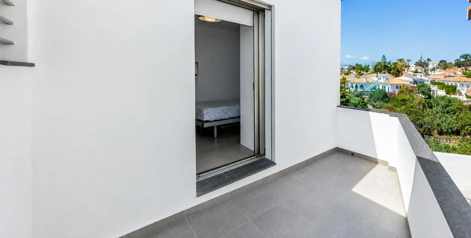 Sale of semi-detached house in El Faro 31