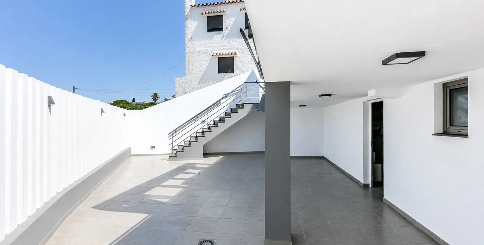 Sale of semi-detached house in El Faro 35