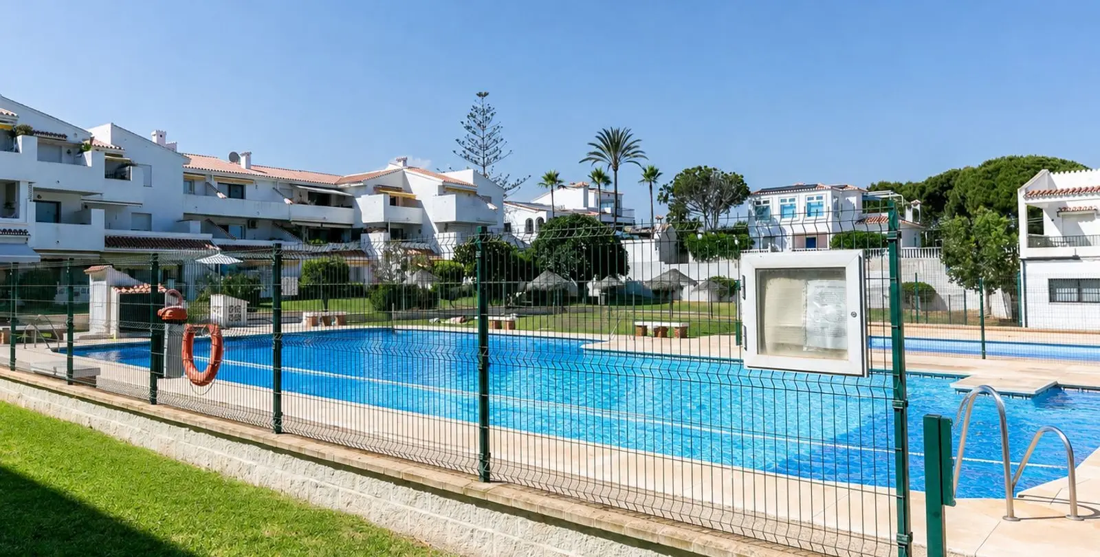 Sale of semi-detached house in El Faro 47