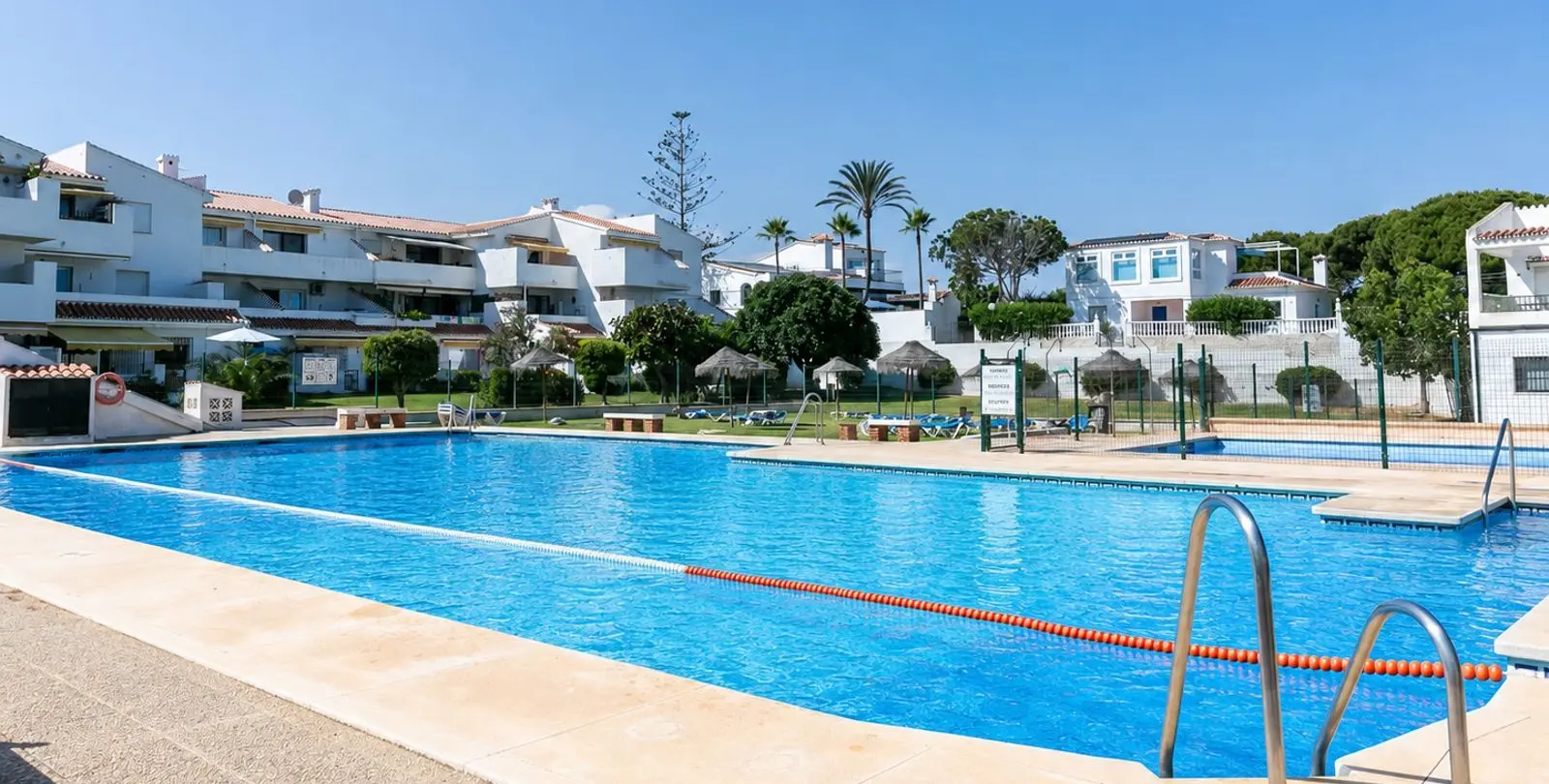 Sale of semi-detached house in El Faro 48