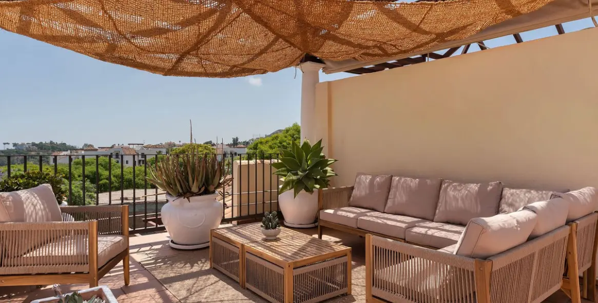 Sale of penthouse in Los Arqueros 27