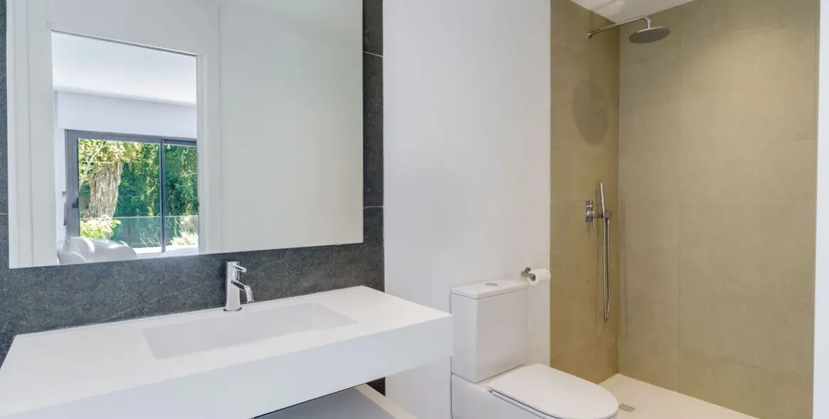 Sale of semi-detached house in Estepona 12