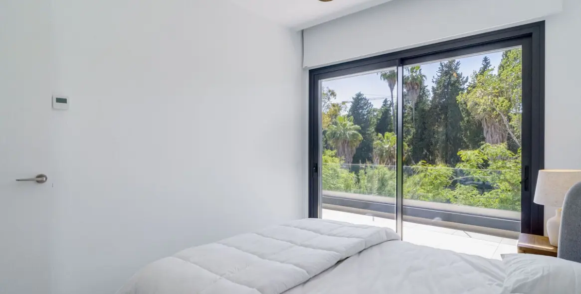 Sale of semi-detached house in Estepona 14