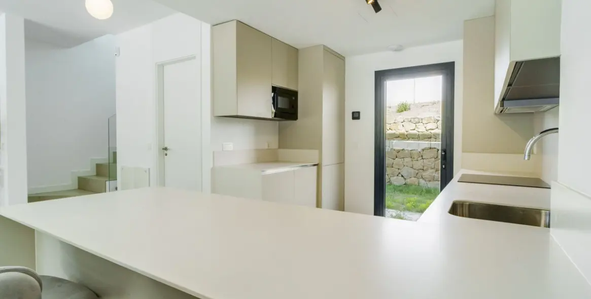 Sale of semi-detached house in Estepona 36