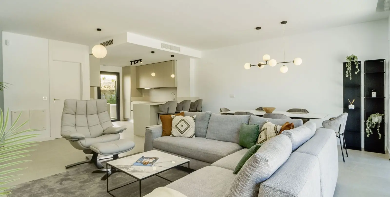 Sale of semi-detached house in Estepona 1