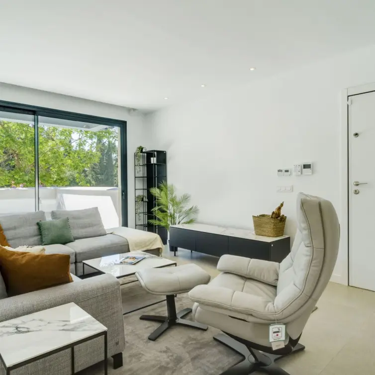 Продажа дома на две семьи в Estepona