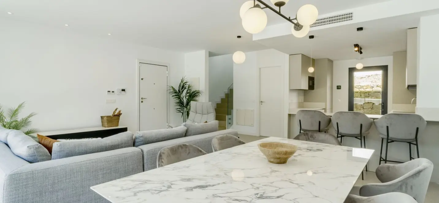 Продажа дома на две семьи в Estepona 2