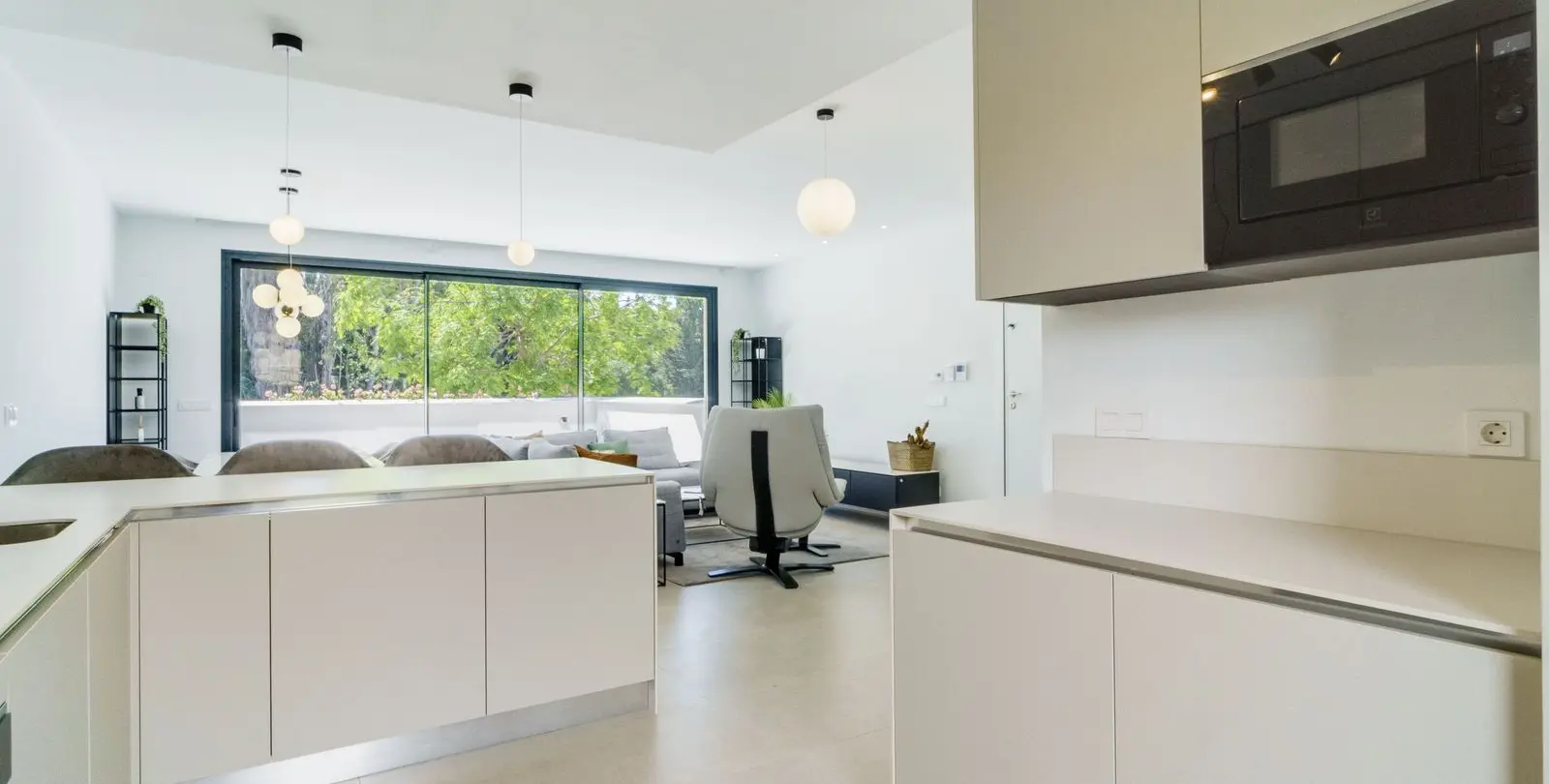 Sale of semi-detached house in Estepona 10