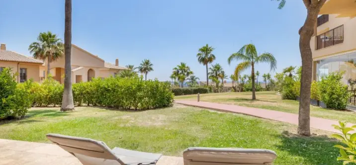 Sale of ground floor apartment in Benahavís 2