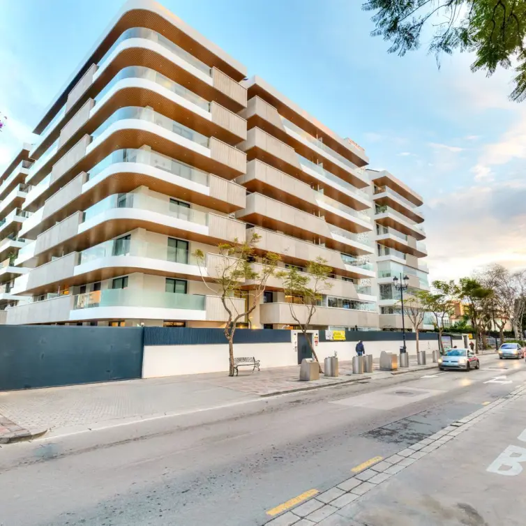 Продажа апартаментов на первом этаже в Fuengirola