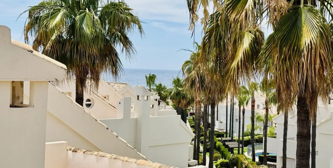 Sale of townhouse in Costabella 11