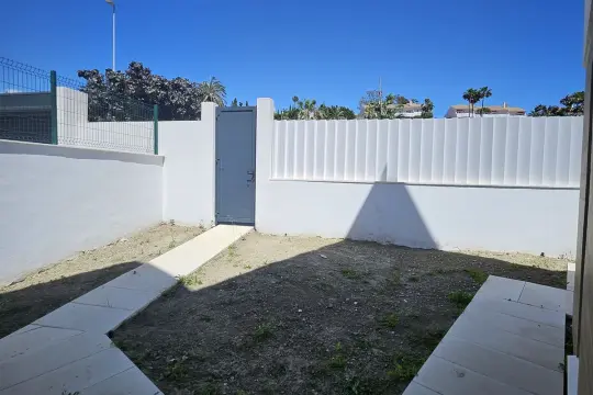Image 6 thumb