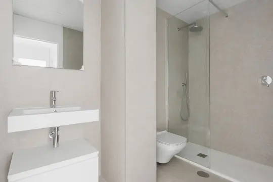 Image 4 thumb