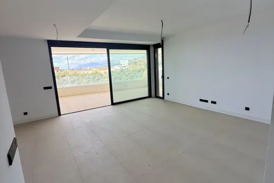 Image 7 thumb
