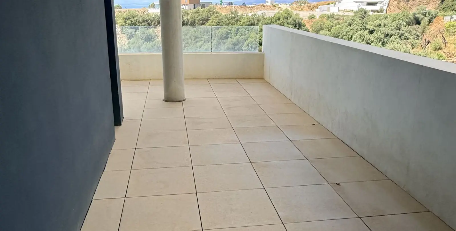 Sale of middle floor apartment in Altos de los Monteros 9