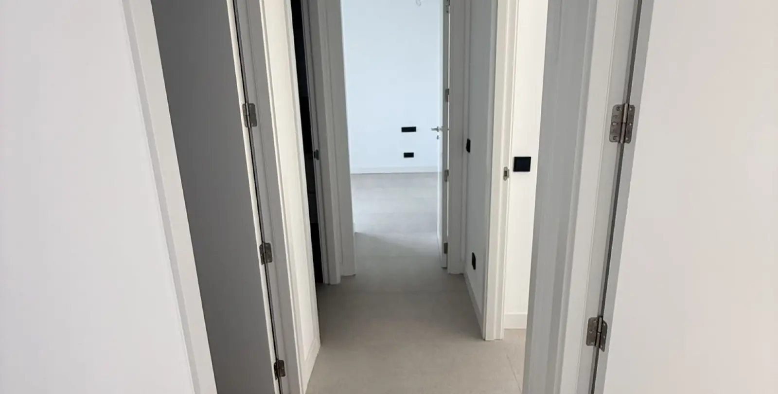 Sale of middle floor apartment in Altos de los Monteros 23