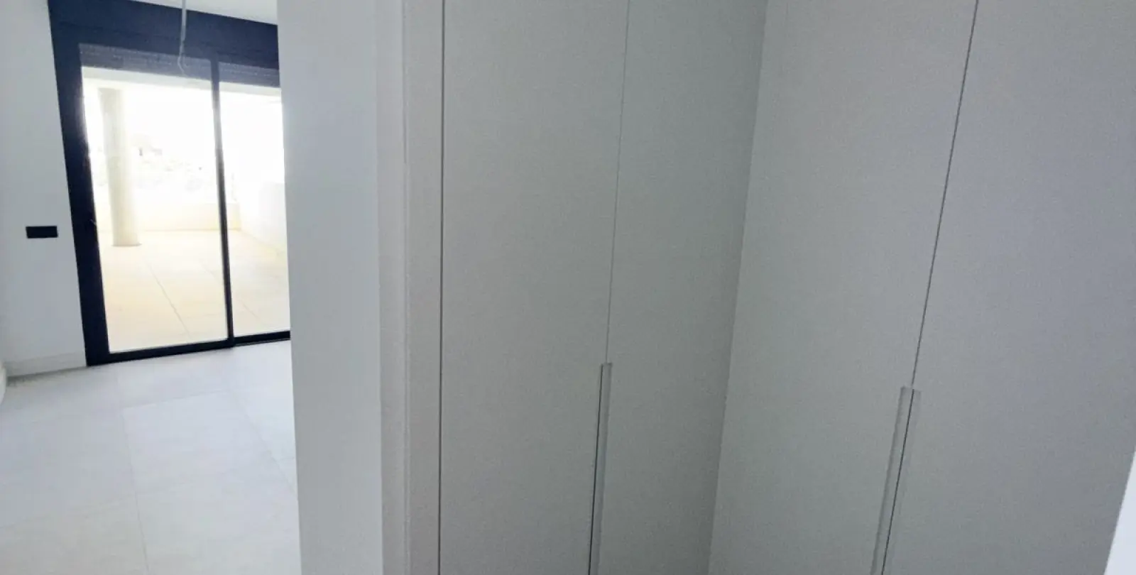 Sale of middle floor apartment in Altos de los Monteros 27