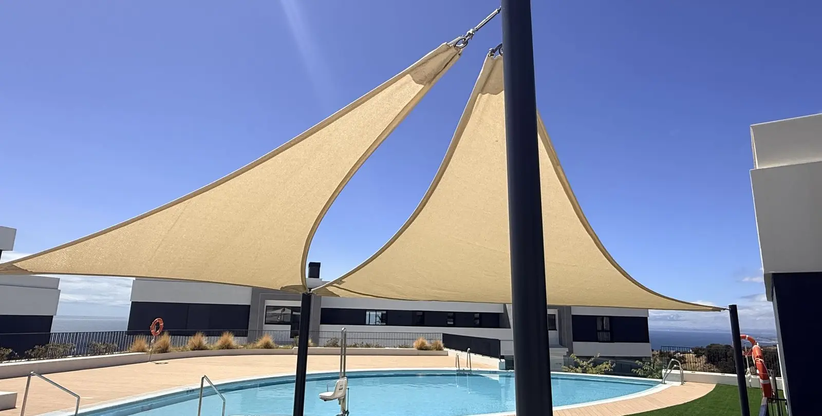 Sale of middle floor apartment in Altos de los Monteros 29