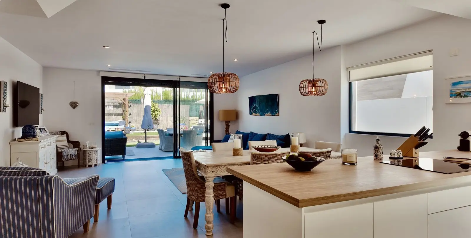Продажа дома на две семьи в New Golden Mile 5