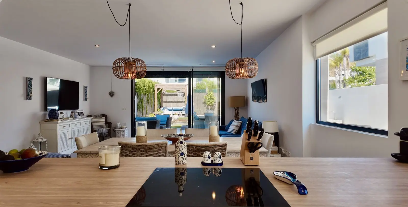 Продажа дома на две семьи в New Golden Mile 6