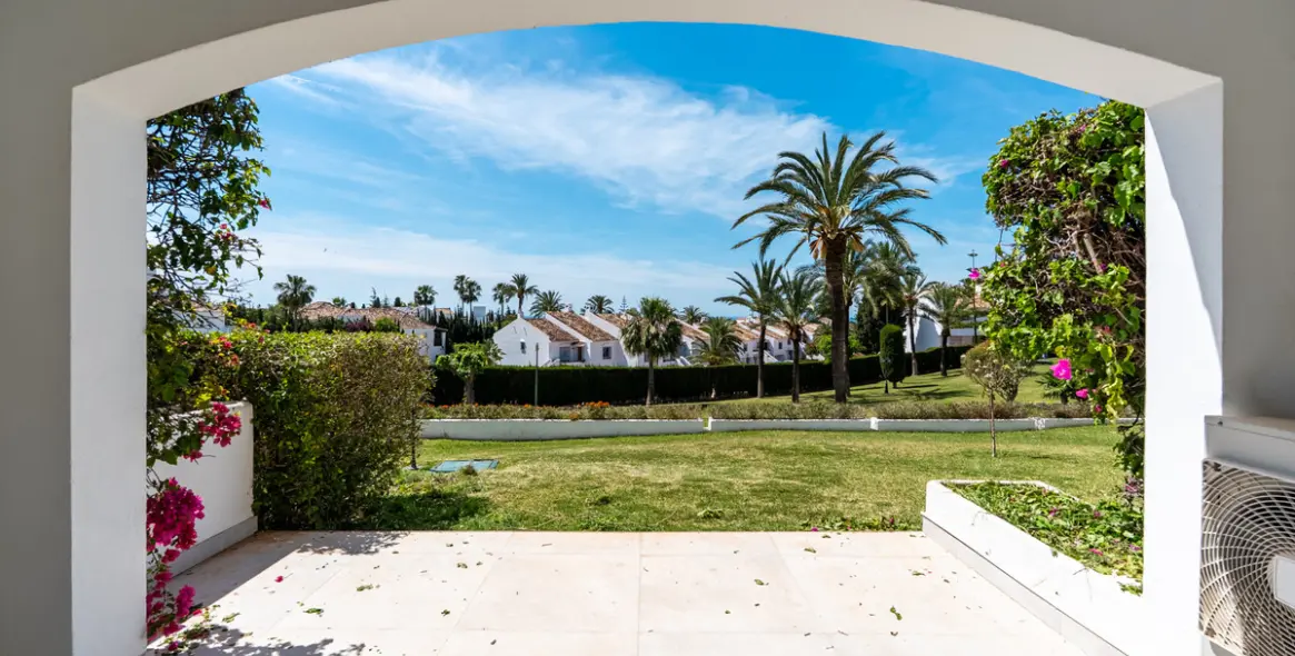 Venta de apartamento en planta baja en Nueva Andalucía 4
