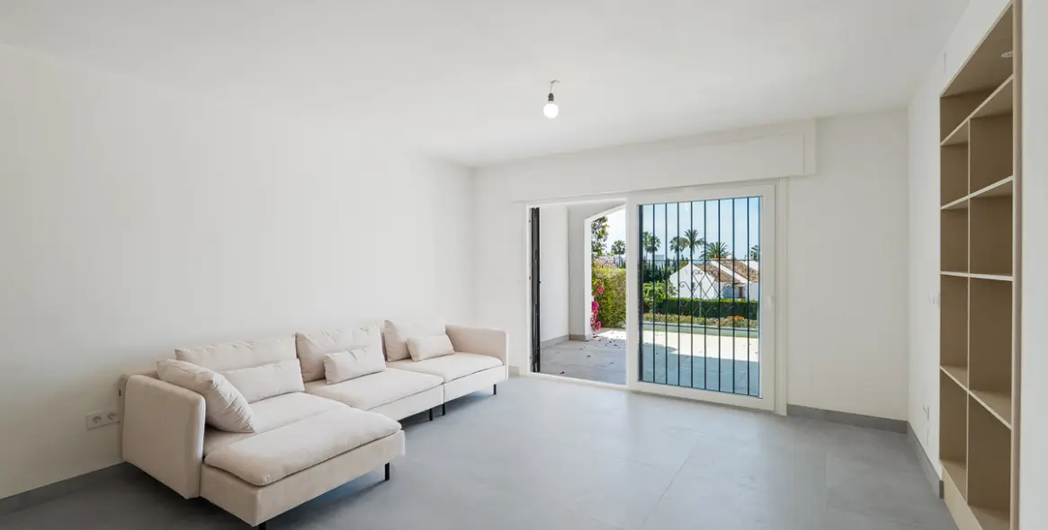 Venta de apartamento en planta baja en Nueva Andalucía 12