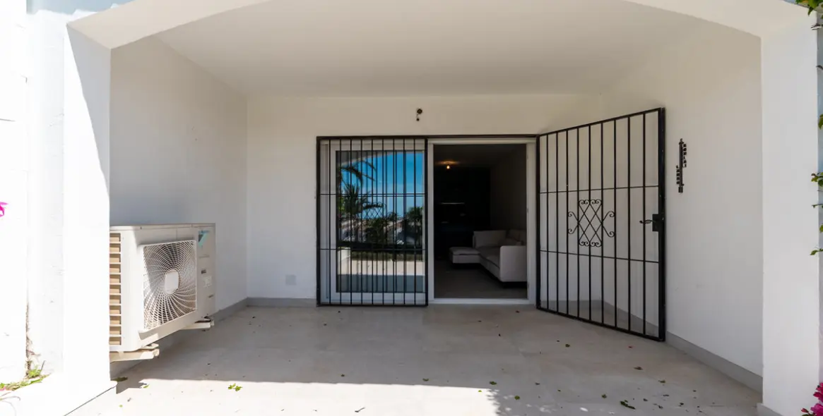 Venta de apartamento en planta baja en Nueva Andalucía 39
