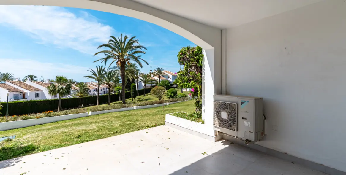 Venta de apartamento en planta baja en Nueva Andalucía 43