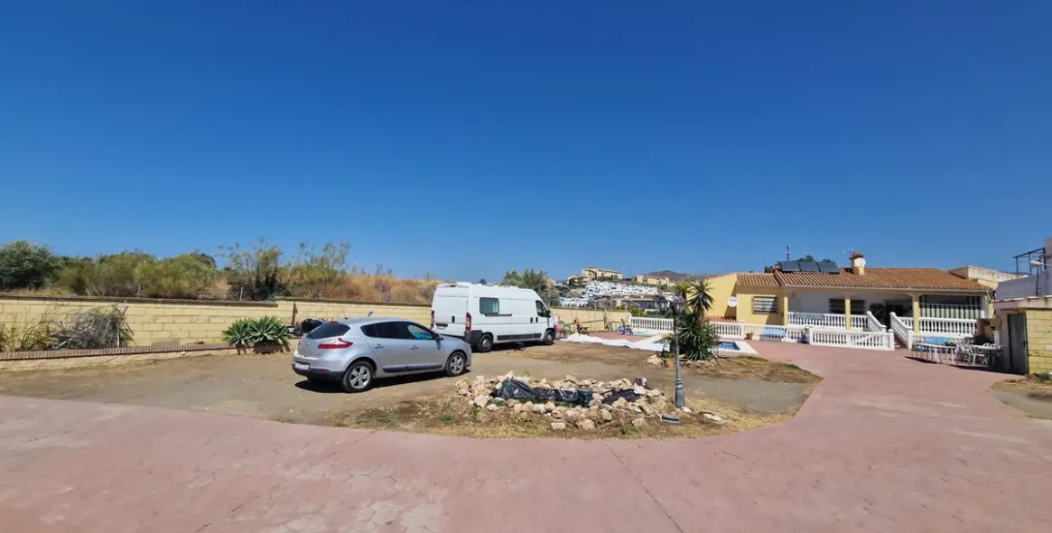 Продажа  отдельно стоящей виллы в Rincón de la Victoria 29