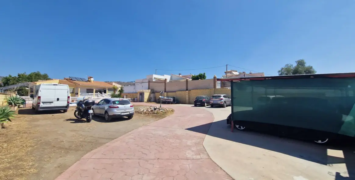 Продажа  отдельно стоящей виллы в Rincón de la Victoria 31