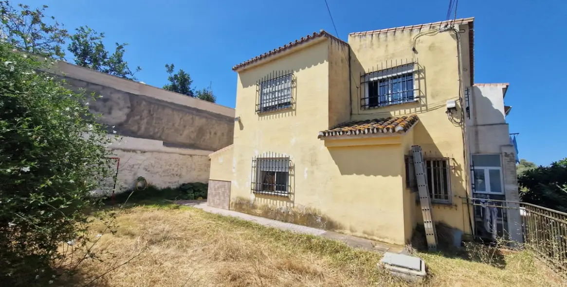 Продажа  отдельно стоящей виллы в Rincón de la Victoria 36