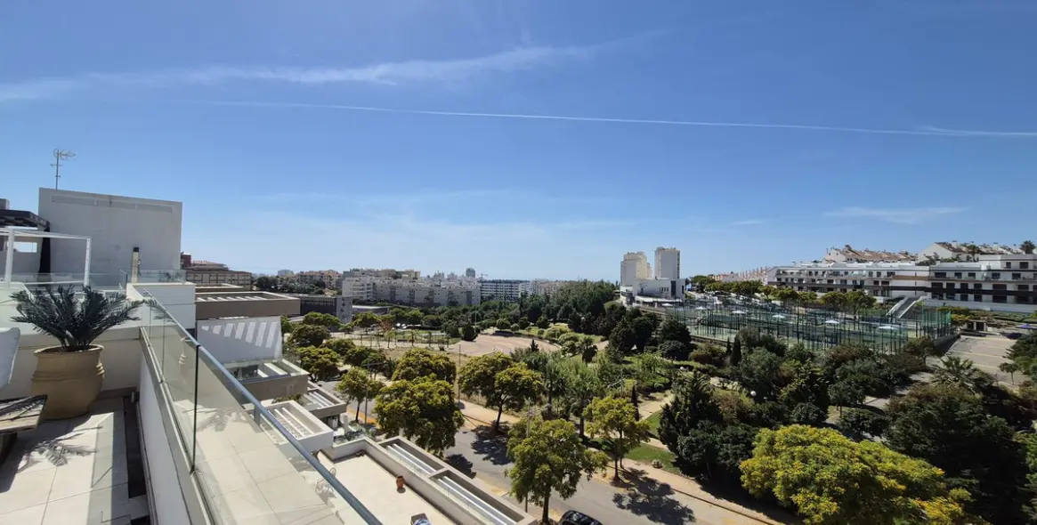 Продажа двухуровневого пентхауса в Estepona 3