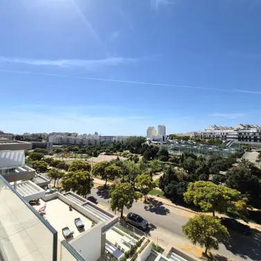Продажа двухуровневого пентхауса в Estepona