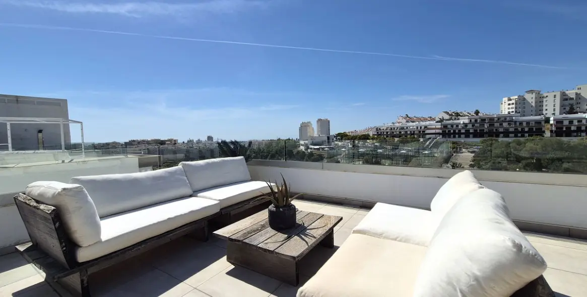 Продажа двухуровневого пентхауса в Estepona 12