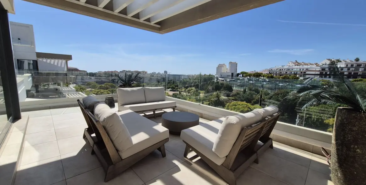 Продажа двухуровневого пентхауса в Estepona 13