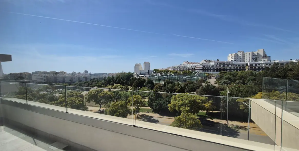 Продажа двухуровневого пентхауса в Estepona 14