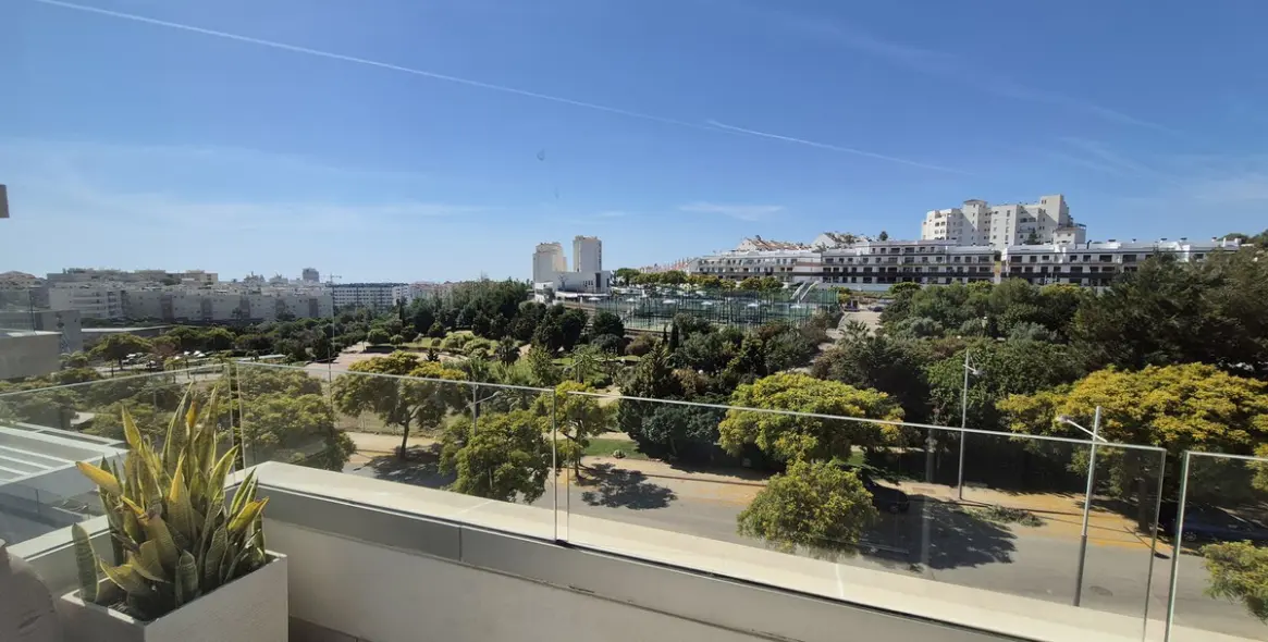 Продажа двухуровневого пентхауса в Estepona 15