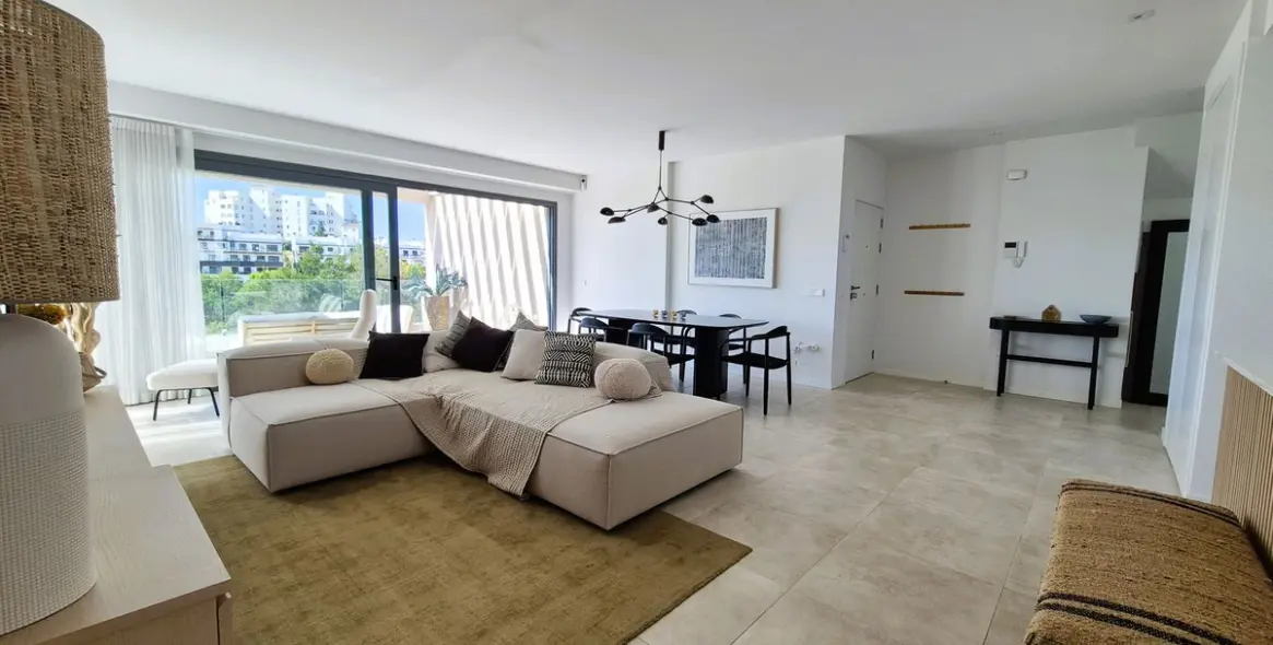 Продажа двухуровневого пентхауса в Estepona 19