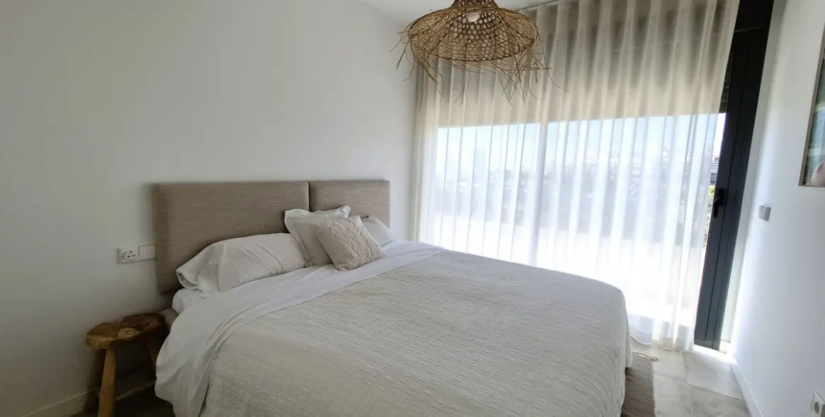 Продажа двухуровневого пентхауса в Estepona 29