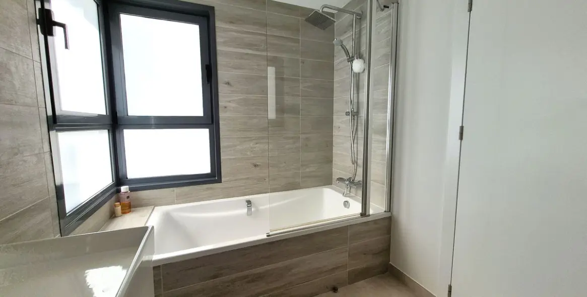 Продажа двухуровневого пентхауса в Estepona 47