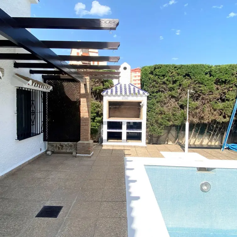 Venta de villa independiente en Fuengirola