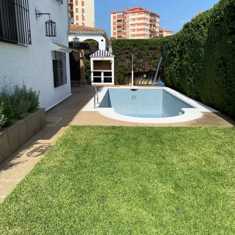 Venta de villa independiente en Fuengirola