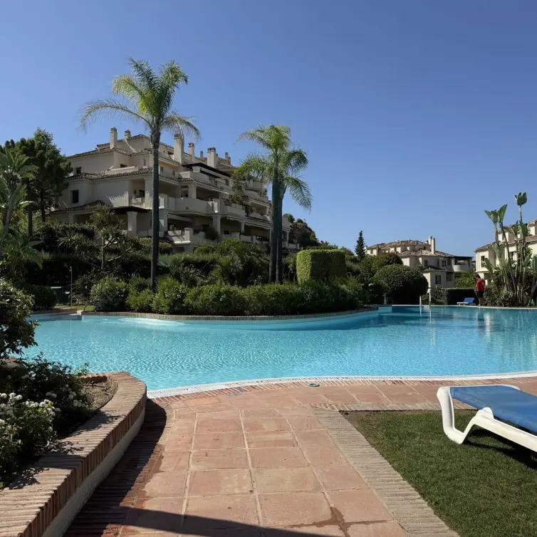 Sale of penthouse duplex in Benahavís