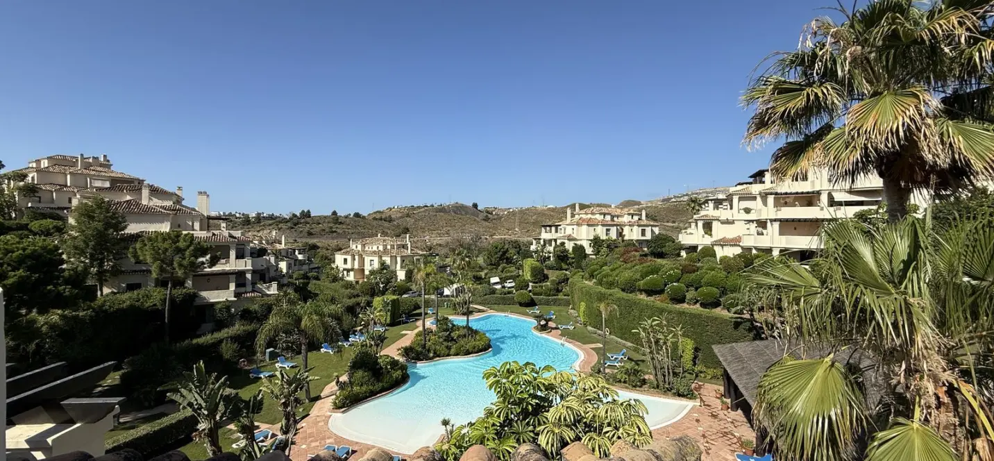 Sale of penthouse duplex in Benahavís 2