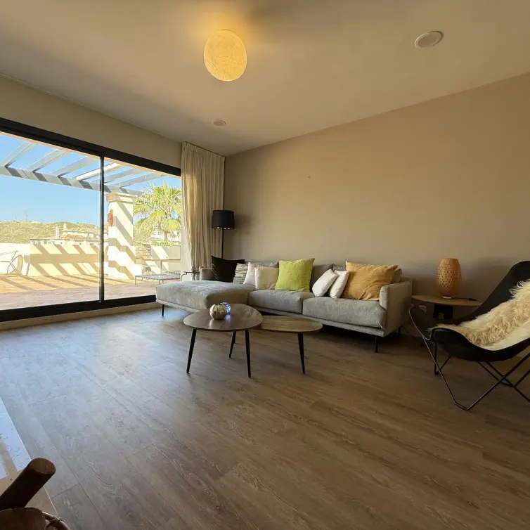 Sale of penthouse duplex in Benahavís