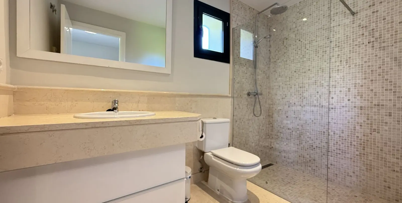 Sale of penthouse duplex in Benahavís 28