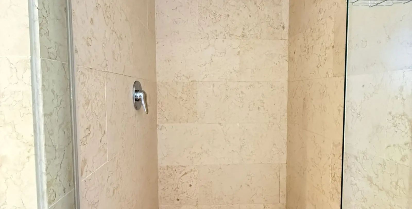 Sale of penthouse duplex in Benahavís 42