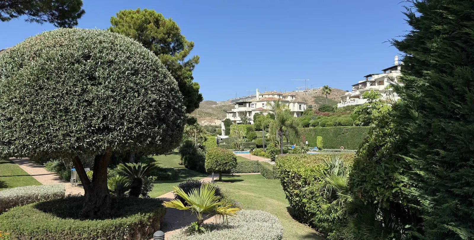Sale of penthouse duplex in Benahavís 44