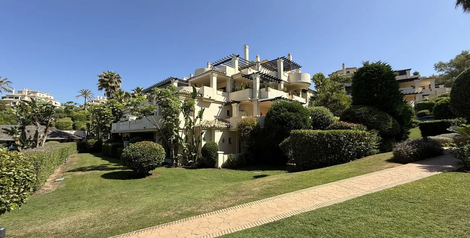 Sale of penthouse duplex in Benahavís 52